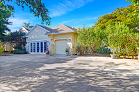 411 Palm View Ct